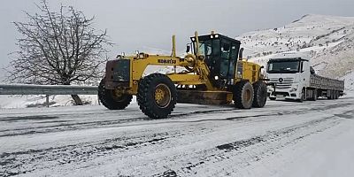 Muş Korkut Kazan Rampasında Mahsur Kalan 20 Araç Kurtarıldı
