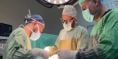 Muş’ta 17 Yaşındaki Genç Kız Mide Delinmesi Nedeniyle Ameliyata Alındı