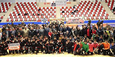 Muş’ta Amatör Spor Kulüplerine 2 Milyon TL’lik Malzeme Desteği