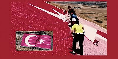 Muş’ta Bayrak Tepe’deki Dev Türk Bayrağı Yenilendi