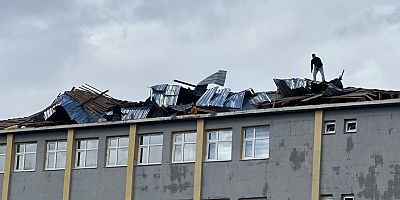 Muş’ta Fırtına Okulun Çatısını Uçurdu: Eğitime İki Gün Ara