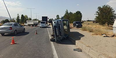 Muş’ta hafif ticari araç ile kamyonet çarpıştı