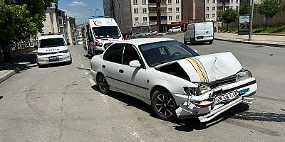 Muş’ta İki Araç Çarpıştı: 1 Kişi Yaralandı