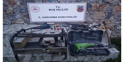 Muş’ta Kaçak Kazı Operasyonu: 3 Şüpheli Gözaltına Alındı