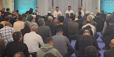 Muş’ta Kadir Gecesi Coşkusu: Camiler Dolup Taştı