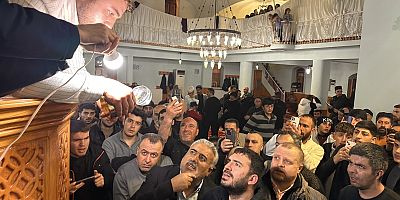 Muş’ta Kadir Gecesi’nde Sakal-ı Şerif Ziyareti Yoğun İlgi Gördü