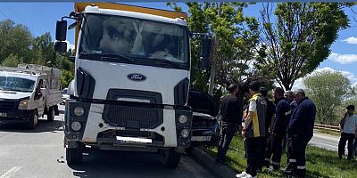 Muş’ta Kamyon ile Otomobil Çarpıştı: 1 Yaralı