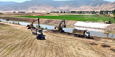 Muş’ta Karasu Yatak Islahı Çalışmaları Sürüyor