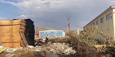 Muş’ta mobilya fabrikasında yangın çıktı