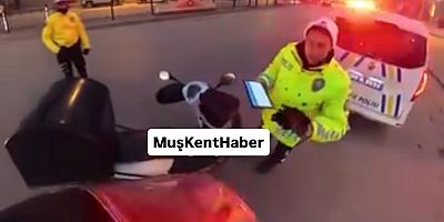 Muş’ta Trafik Polisinden Yürek Isıtan Jest: