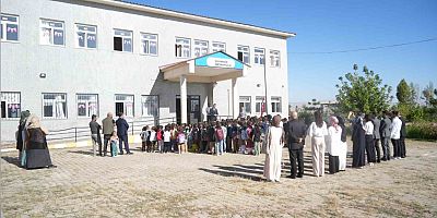 Muş’ta Yeni Eğitim Öğretim Yılı Fidanlarla Başladı