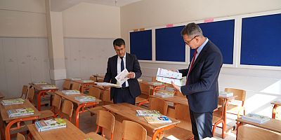 Muş’ta Yeni eğitim öğretim yılı öncesi 104 bin 231 öğrenci için 1 milyondan fazla kitap sıralarda hazır bekliyor.