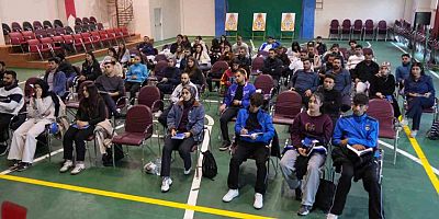 Muş’ta Yeni Voleybol Hakemleri Yetişiyor