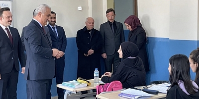 Muş Valisi Çakır Malazgirt’te öğrencileriyle bir araya geldi 