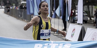 Muşlu Atlet Derya Kunur’dan Büyük Başarı: “1920 Koşusu”nda Zirveye Çıktı