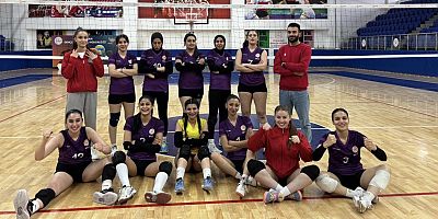 Muşlu Kız Voleybol Takımı Yarı Finalde