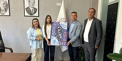 Muşlu Öğrenciden Anlamlı Sanat Eseri: “Tezhip ve Çini Motifleri ile Muş Anlatımı” Büyük Beğeni Topladı