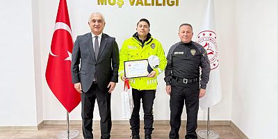 POLİS MEMURUNUN ÖRNEK DAVRANIŞINA VALİDEN BAŞARI BELGESİ