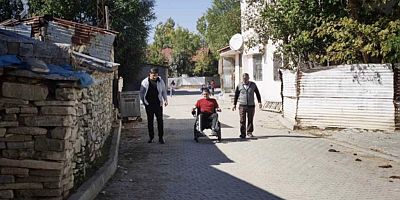Polis Mustafa Şahin’den Kadir’e Akülü Sandalye Desteği