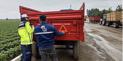 Traktör römorklarına reflektör takıldı